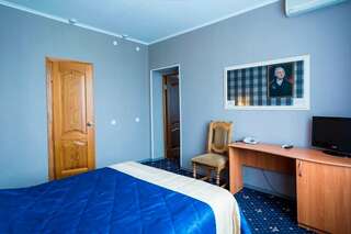 Фото Гостиница Бристоль Ейск Люкс с 1 спальней 5 Гостиница Бристоль Ейск Люкс с 1 спальней-5