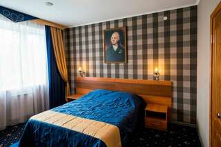 Фото Гостиница Бристоль Ейск Люкс с 1 спальней 4 Гостиница Бристоль Ейск Люкс с 1 спальней-4