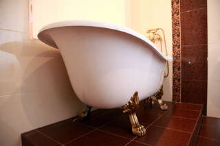 Фото Гостиница Бристоль Ейск Люкс с 2 спальнями 2 Гостиница Бристоль Ейск Люкс с 2 спальнями-2