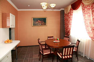 Фото Гостиница Бристоль Ейск Люкс с 2 спальнями 5 Гостиница Бристоль Ейск Люкс с 2 спальнями-5