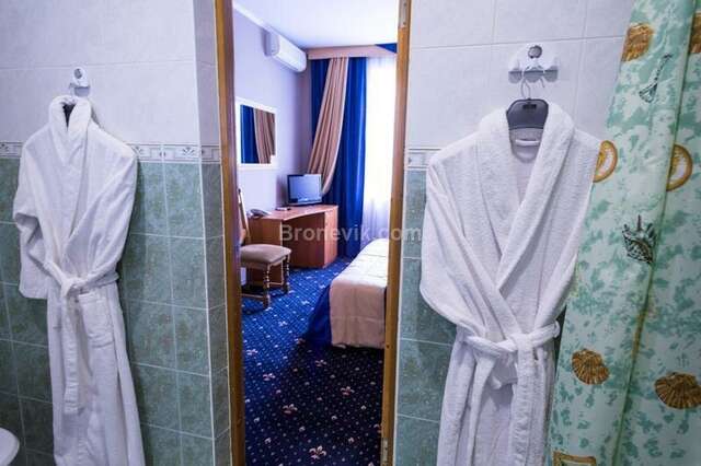 Фото Гостиница Бристоль Ейск-11 Гостиница Бристоль Ейск-11